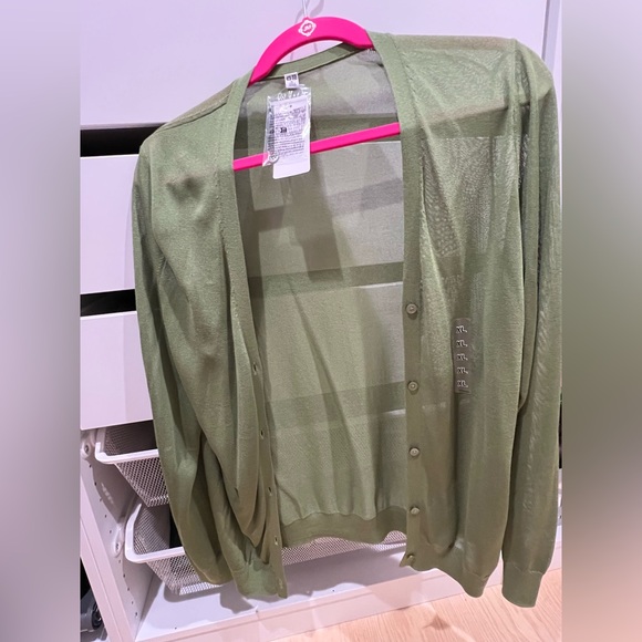 Uniqlo Sweaters - Uniqlo Green Women's Sweater cardigan buttons size XL